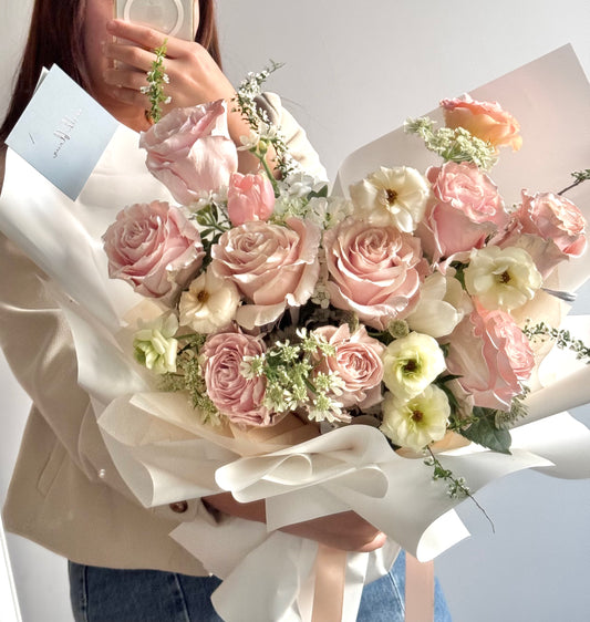 Pearl RoseGold Roses bouquet