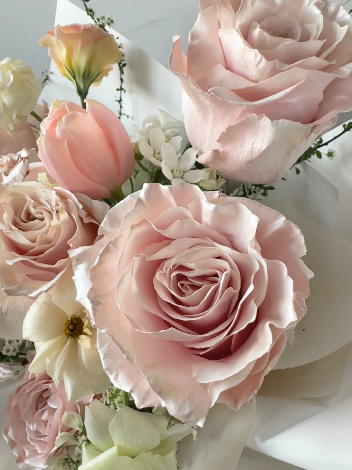 Pearl RoseGold Roses bouquet